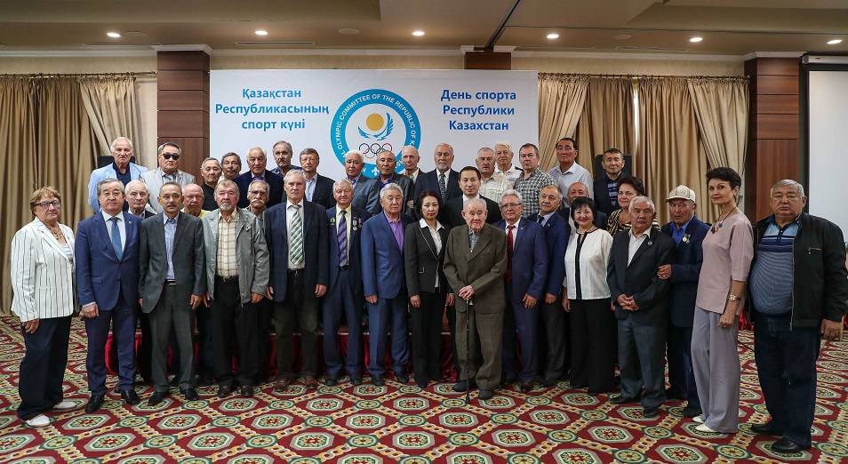 НОК поздравил ветеранов казахстанского спорта