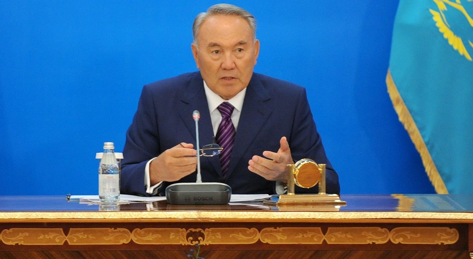 Назарбаев поручил ускорить подготовку к переходу на латиницу