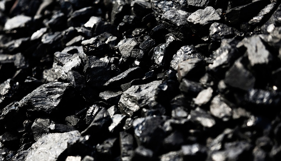 Китай в январе-октябре увеличил добычу угля на 0,1%, импорт упал на 8,3%