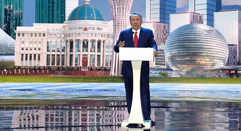 Нурсултан Назарбаев: "Астана задает темп обновлению всей страны"