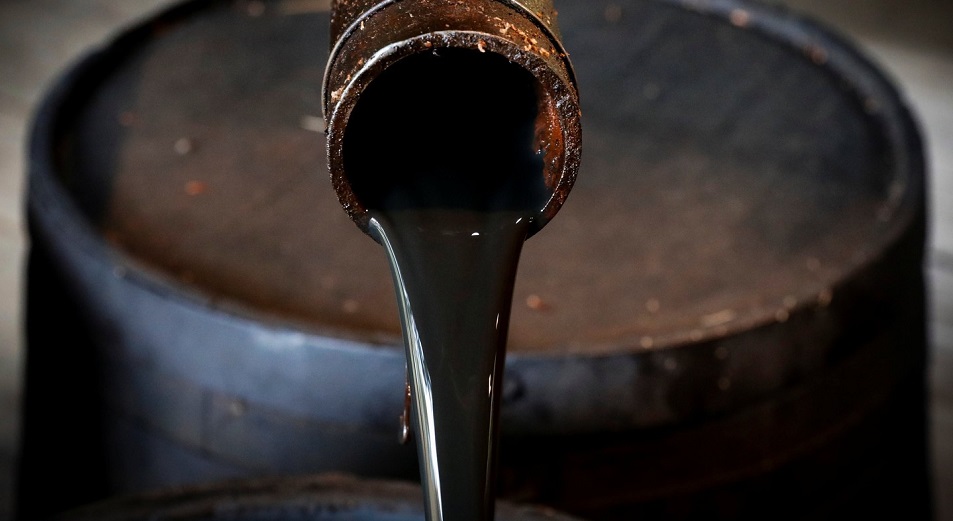 По шесть тенге за литр сбывали в Актобе краденую нефть