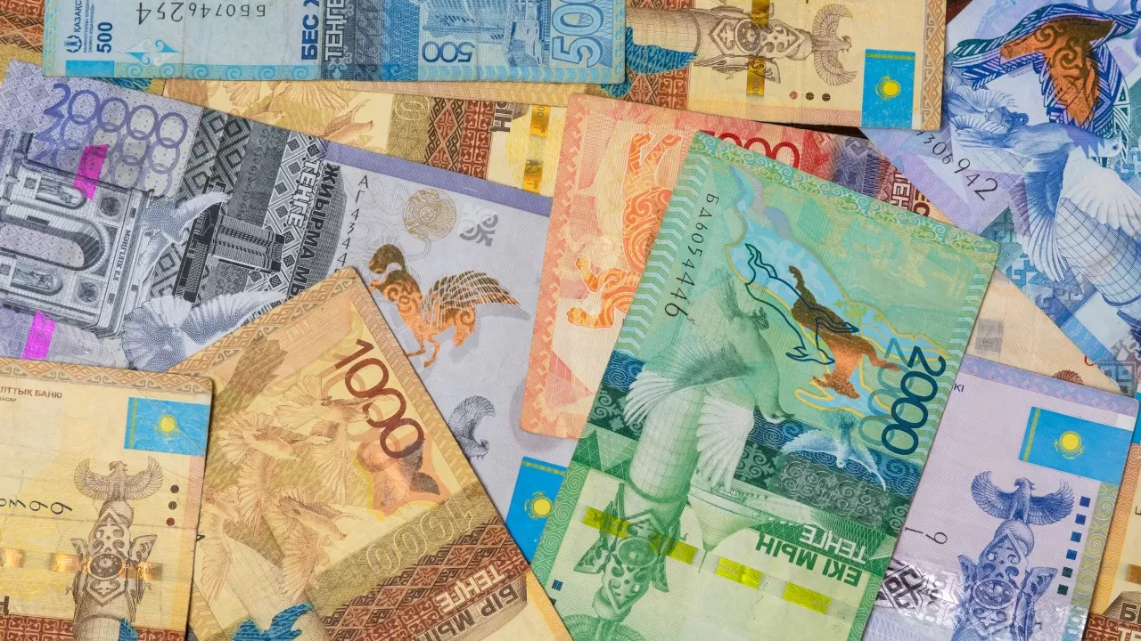 Дисбаланс зарплат в нацкомпаниях хотят сократить в Казахстане