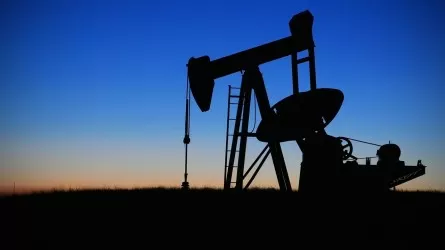 До уровня свыше 92 долларов повысилась цена нефти Brent