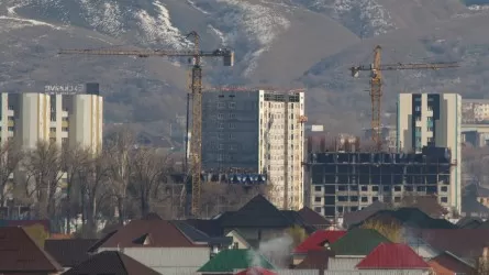 Запретить строить многоэтажки на горных "прилавках" Алматы предложили в мажилисе 