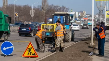 Когда в Алматы начнут ремонтировать ямы на дорогах?
