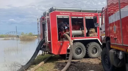 Спасатели в СКО за сутки откачали десятки тысяч кубометров воды