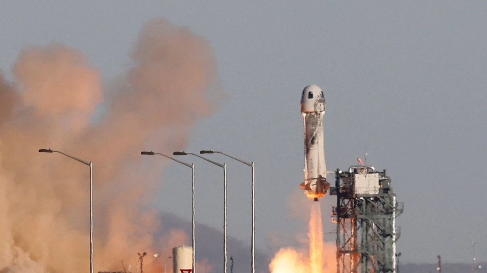 Blue Origin Безоса отправила в космос третий гражданский экипаж