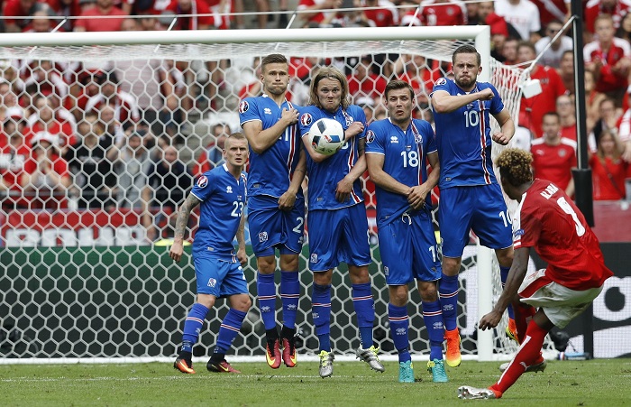 Евро-2016: Северное сияние исландцев