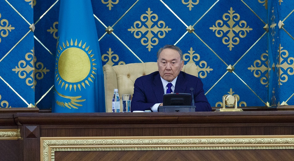 Нурсултан Назарбаев: "Возвращайте деньги и держите в Казахстане"