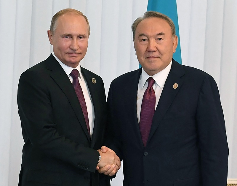 Путин и Назарбаев назвали проблемной ситуацию с генсеком ОДКБ