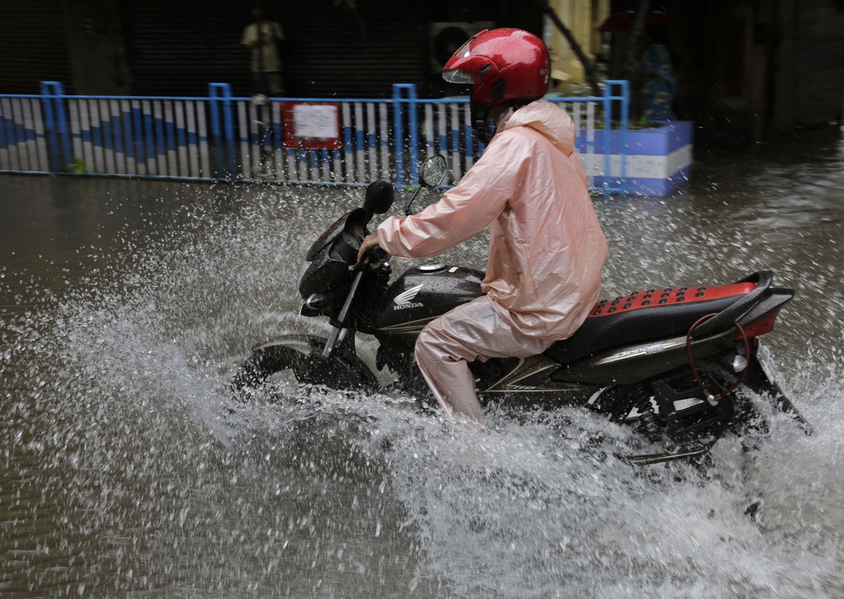Число погибших из-за ливней и наводнения в Индии превысило 440 человек