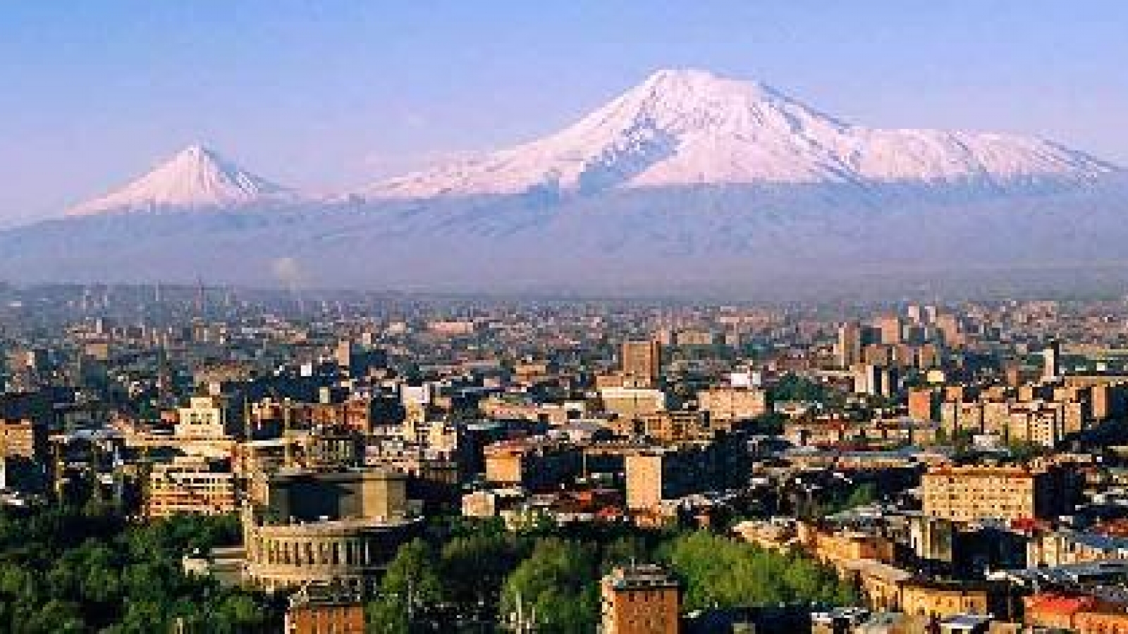 В Армении сегодня пройдут внеочередные выборы в парламент