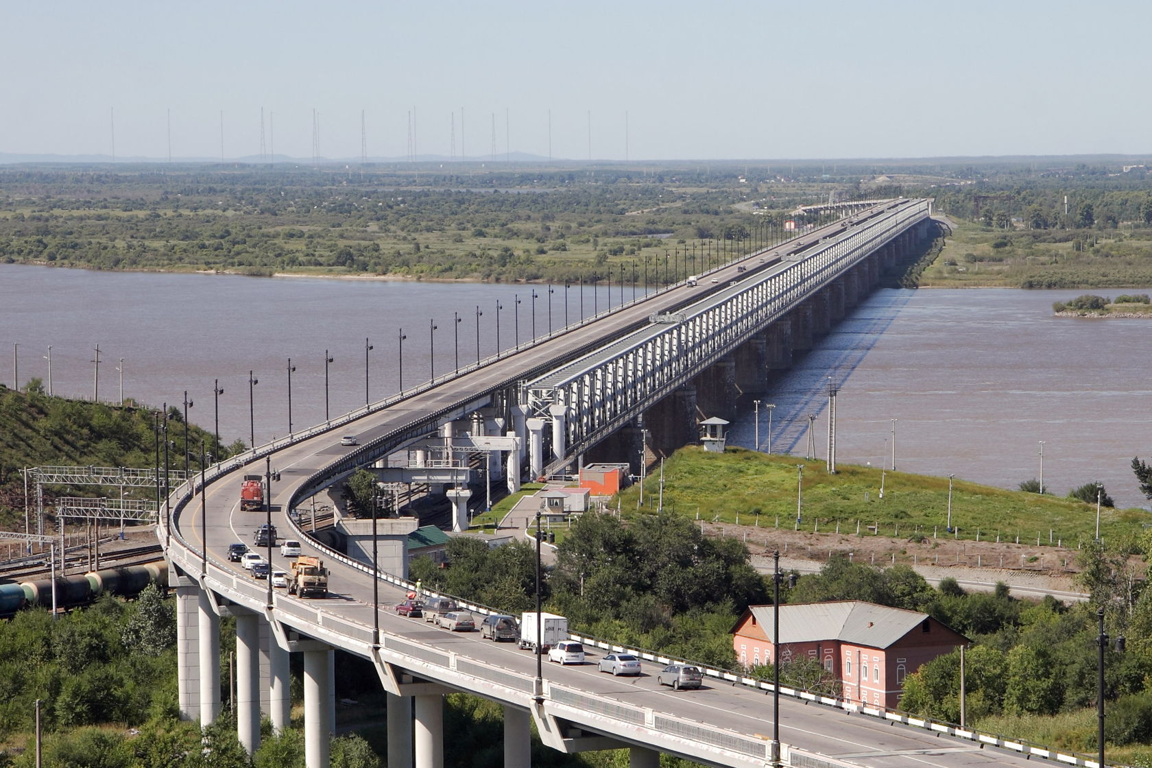 Китай завершил строительство своей части ж/д моста через Амур