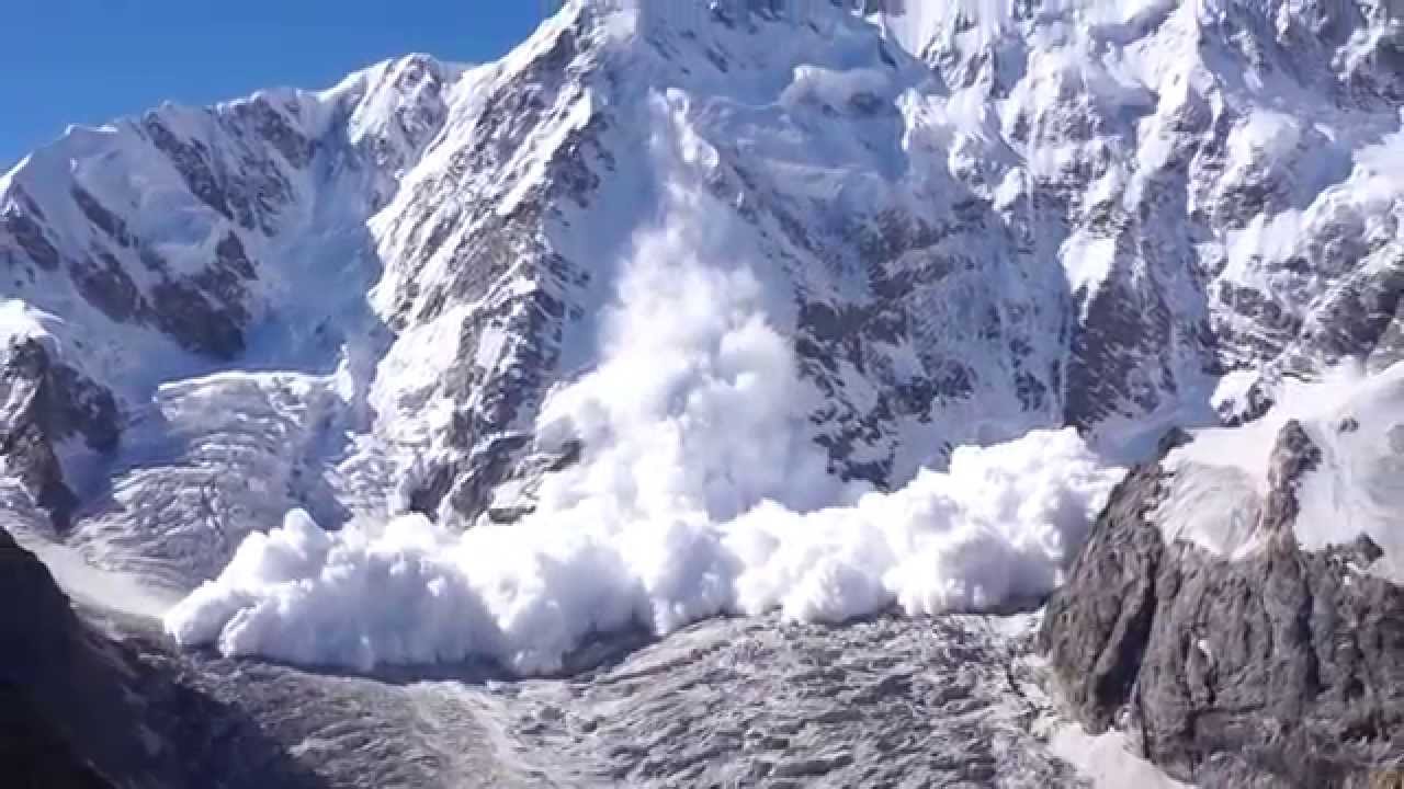 Спасатели просят быть осторожными в связи с опасностью схода лавин в горах ВКО