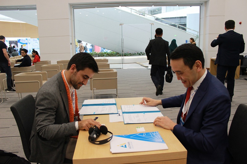 Астанчане могут получать 60 госуслуг с помощью мобильного приложения Smart Astana