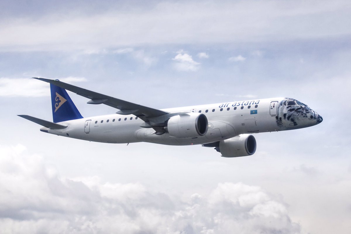 Самолет «Эйр Астаны» просел колесами в асфальтовое покрытие в Костанае