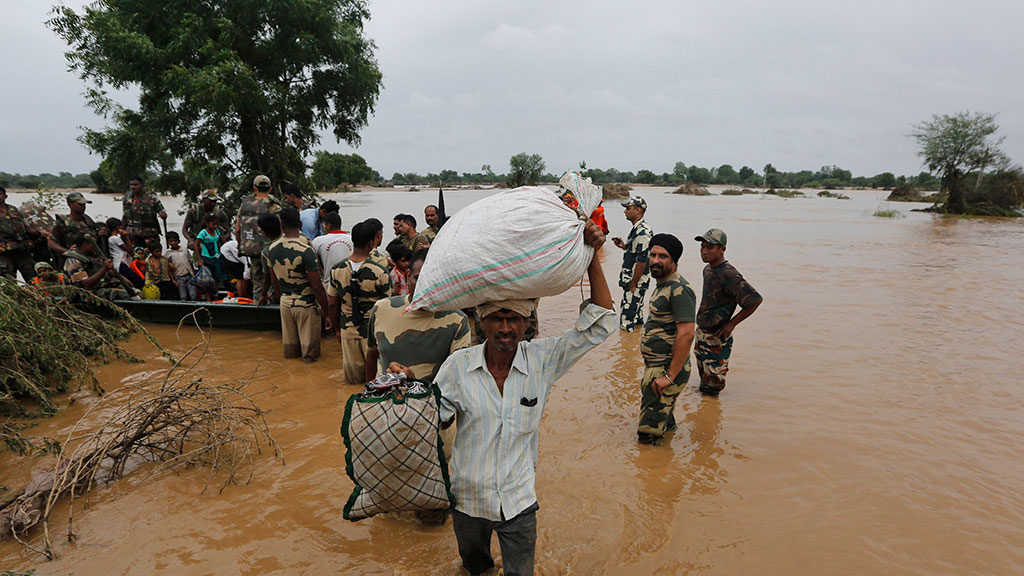 Жертвами проливных дождей в Южной Азии стали 200 человек