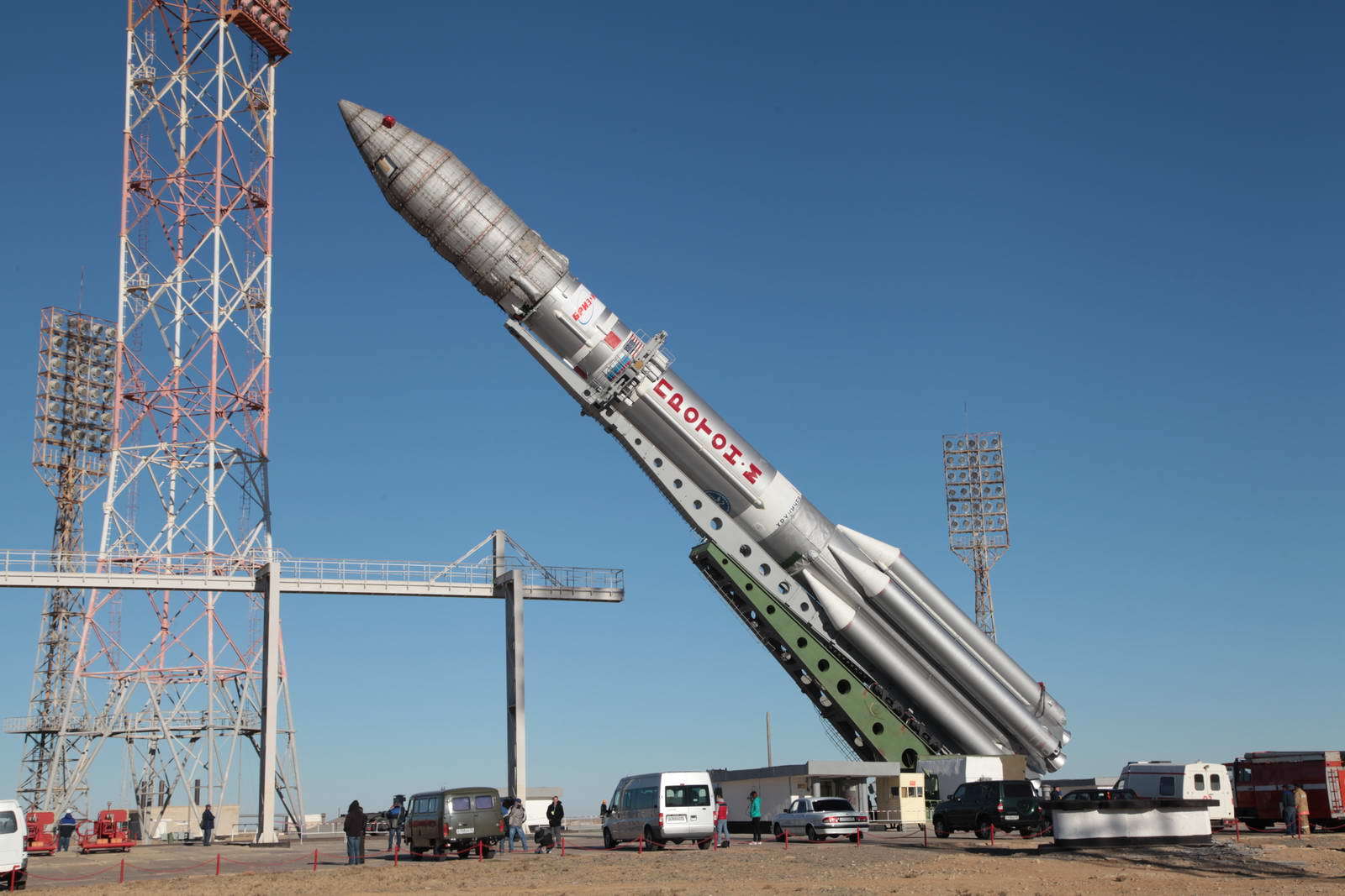 Стартовавшая с Байконура ракета "Протон" вывела на орбиту российский военный спутник