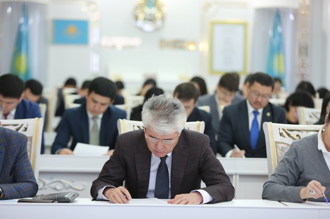 Диктант на латинице написали около 2 млн казахстанцев