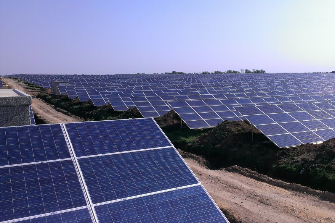 По пять солнечных и ветровых электростанций построят в Мангистауской области