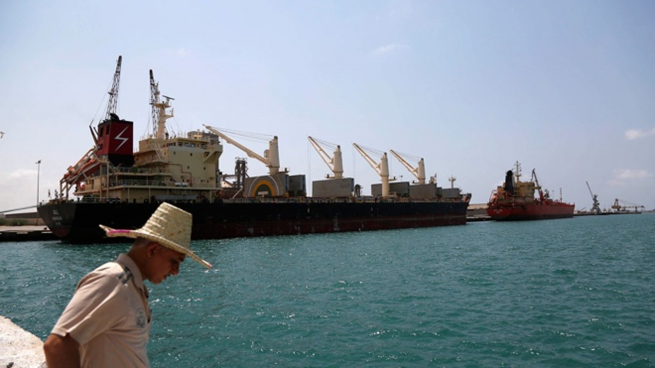 Йеменские повстанцы захватили грузовое судно из ОАЭ