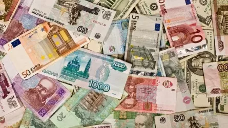 Неизбежна девальвация всех валют мира – эксперт 
