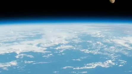 NASA ғарышкерлері ХҒС-қа күн батареясын орнатты