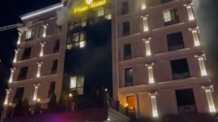 О помощи просили почти из всех окон – пожар произошел в алматинской гостинице