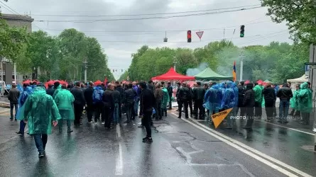 В Ереване оппозиция перекрывает улицы 