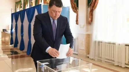 Канат Бозумбаев проголосовал на референдуме  