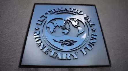 МВФ предварительно согласовал помощь Украине на 900 млн долларов