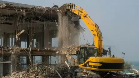 В Алматы ожидается снос десятков незаконно построенных зданий