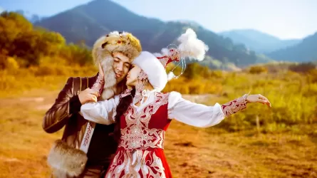 Празднуют ли казахстанцы национальный День влюбленных – опрос