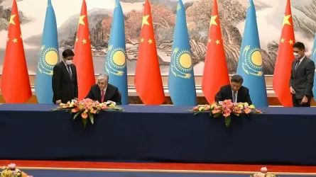 Токаев и Си Цзиньпин подписали соглашение о взаимном освобождении от визовых требований