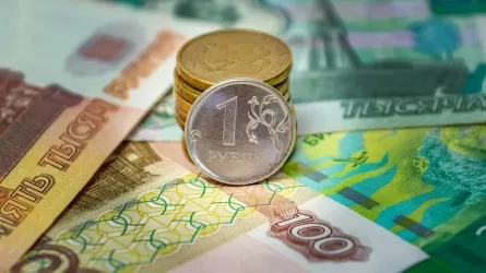 Казахстанским банкам разрешили вывозить рубли из страны