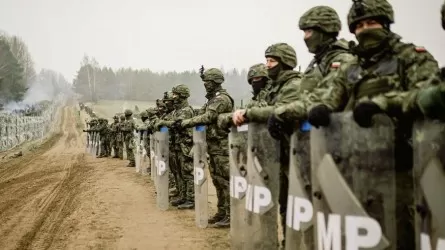 Польша Беларусь шекарасында әскерилер санын көбейтеді