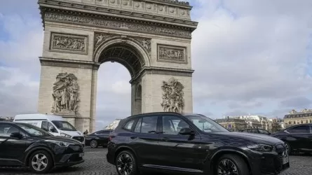 В столице Франции хотят повысить тарифы на парковку джипов