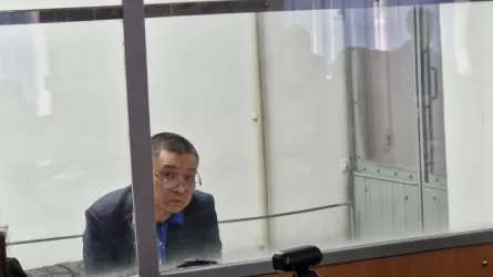 Дело о взятке в 200 тыс. долларов замакима Шымкента: допрошен экс-чиновник ДКНБ прямо из СИЗО