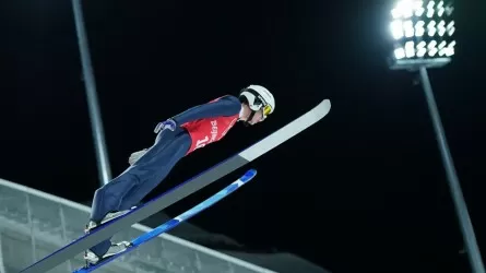 Историческая победа: казахстанец завоевал золото на Кубке FIS по прыжкам на лыжах