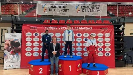 Казахстанские борцы завоевали две золотые медали на турнире в Испании