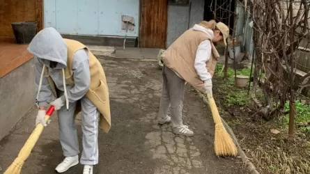 "Помоги ближнему": алматинцам предложили позаботиться о ветеранах и пожилых людях