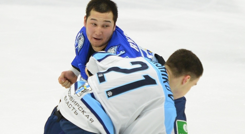 Астанада Дамирді жекпе-жекке шақыратын хоккейші пайда болды