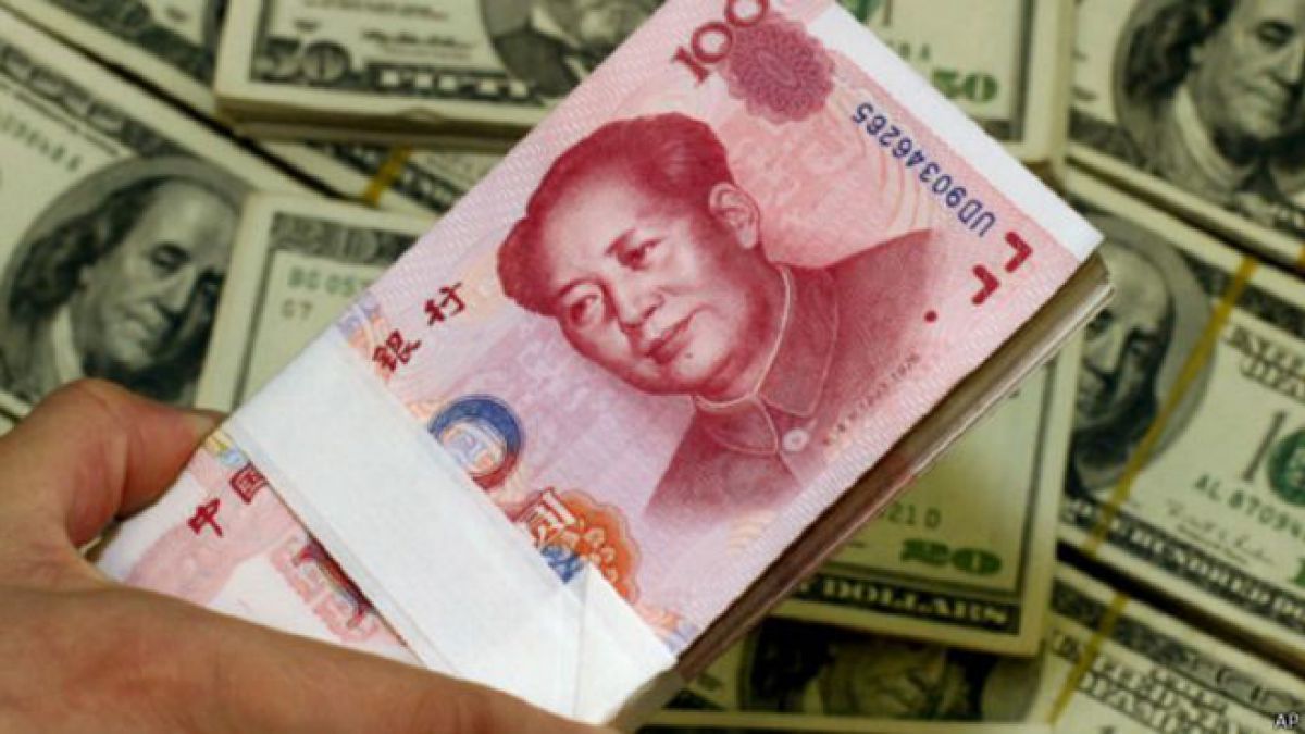 ЦБ Китая снизил курс юаня к доллару до минимума с 2008 года 