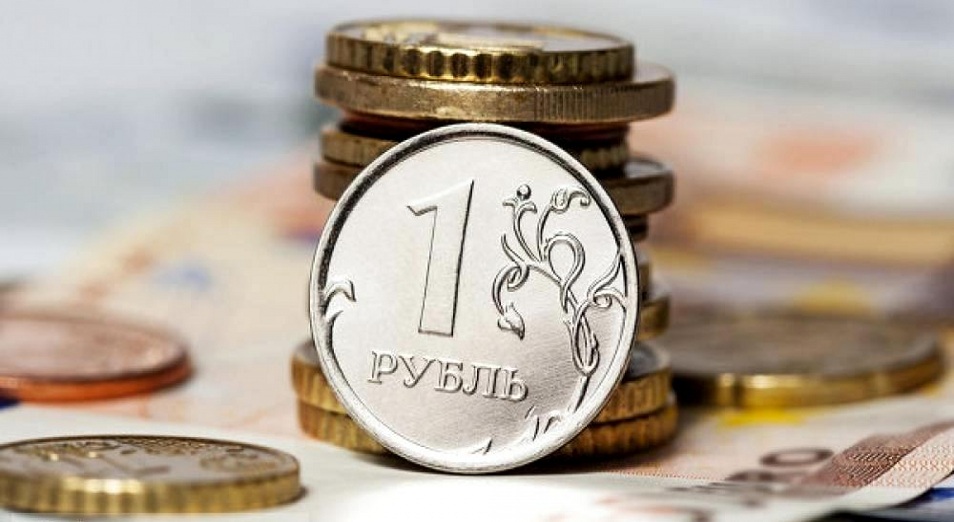 США и Евросоюз могут ввести ограничения на обмен рубля – СМИ  