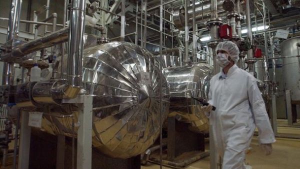 Иран грозит возобновить программу обогащения урана в случае провала СВПД