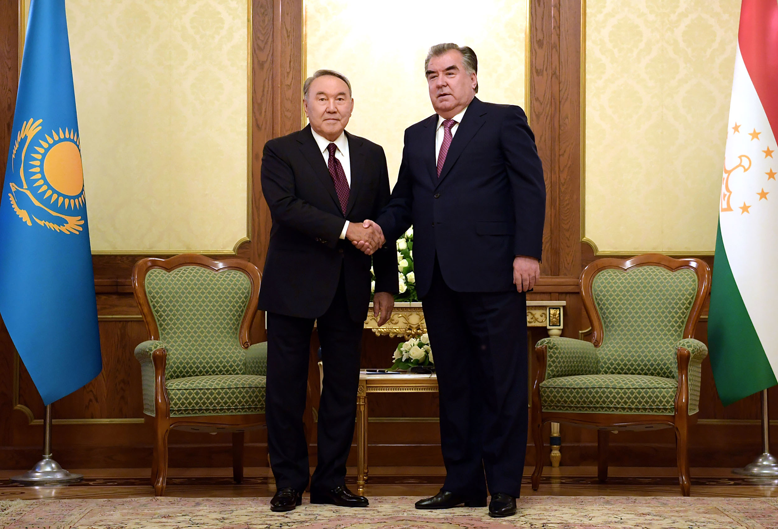Глава государства провёл встречу с президентом Республики Таджикистан Эмомали Рахмоном