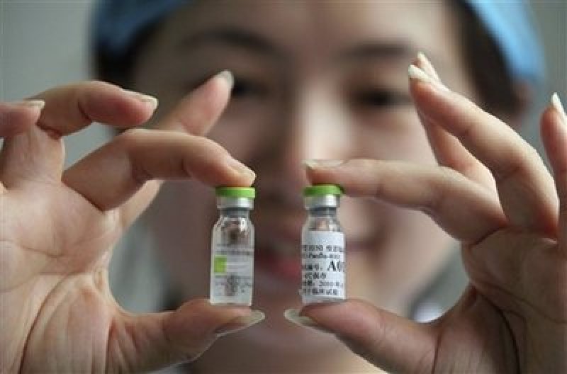 В Павлодаре не могут удовлетворить спрос на китайскую вакцину 