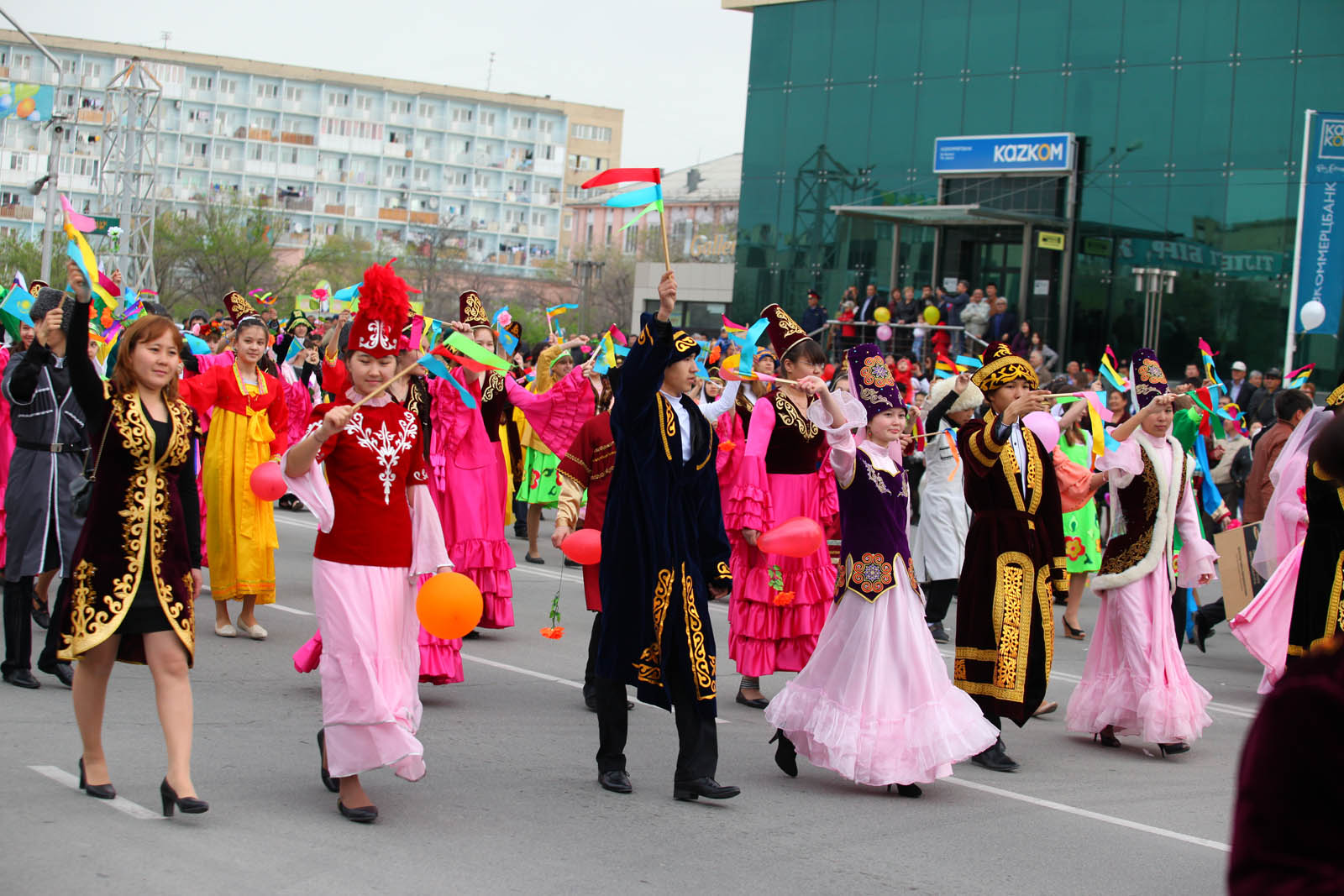 День единства народа республики отмечают в Казахстане