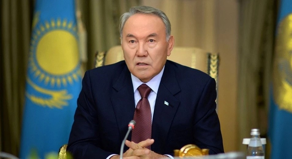 Назарбаев обратился в КС за официальным толкованием нормы о прекращении полномочий президента