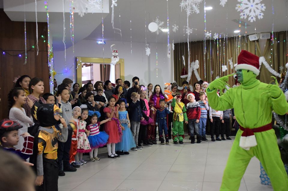 Благотворительная елка Ассамблеи народа Казахстана прошла в Нур-Султане